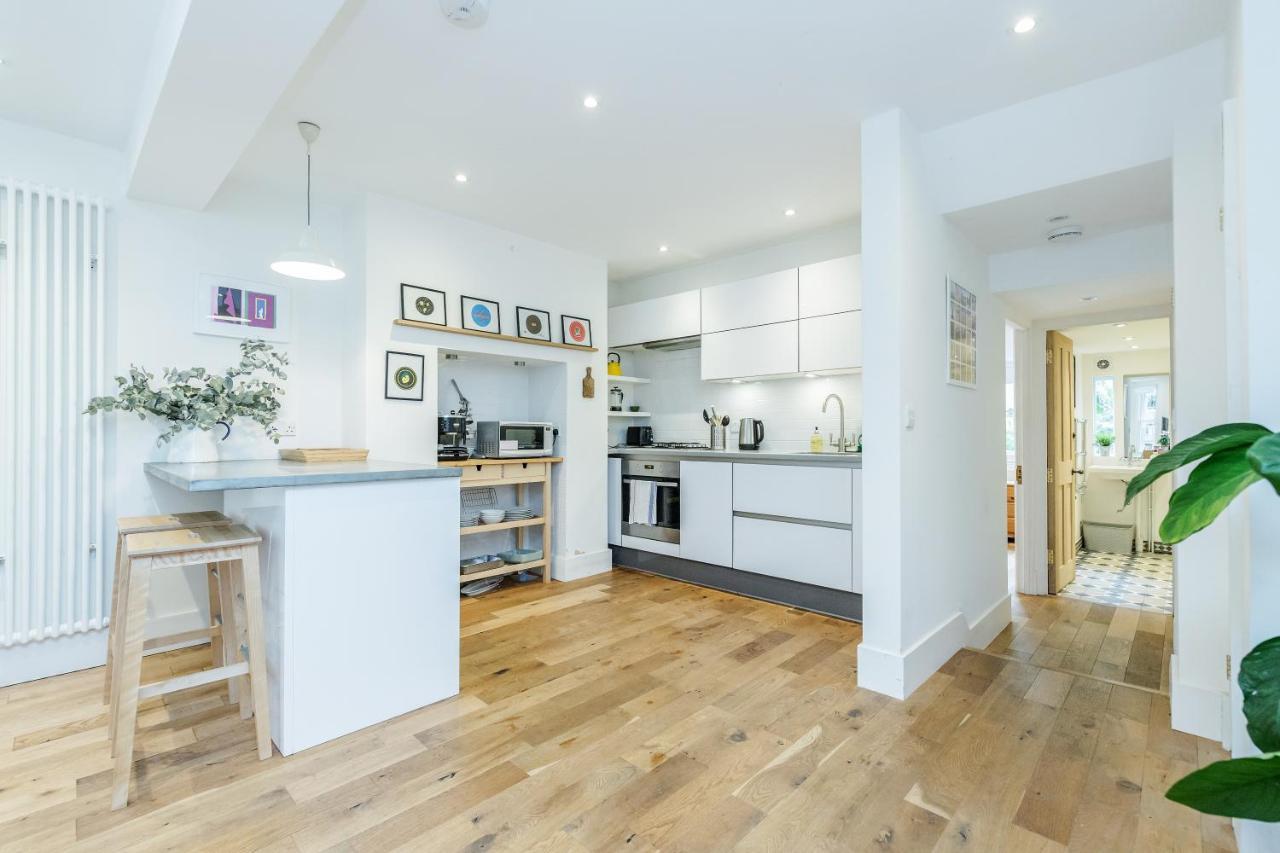 Apartamento Bonnington Gardens - 1 Bed Open Plan Basement Flat Londres